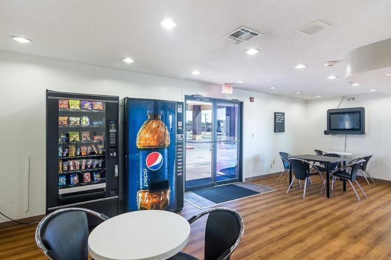 Studio Inn Extended Stay Oklahoma City Airport By Oyo Kültér fotó