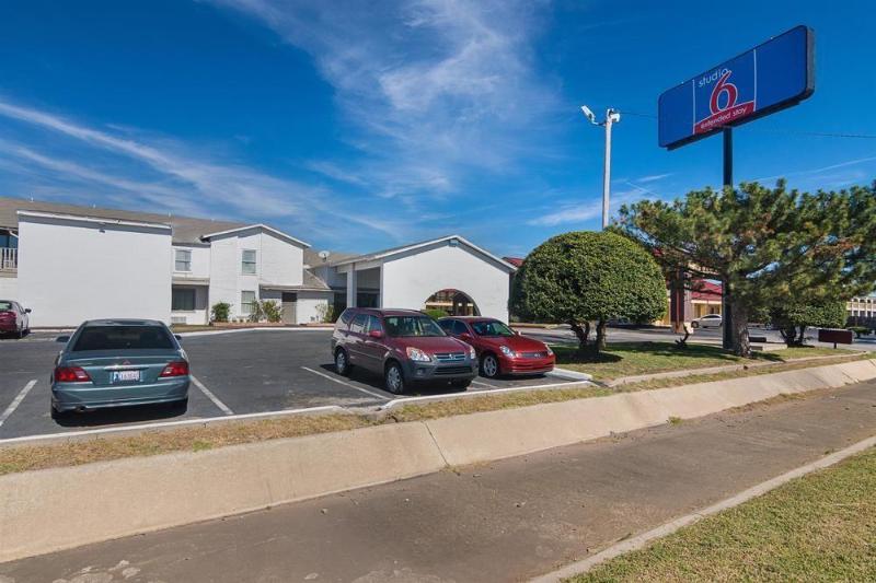 Studio Inn Extended Stay Oklahoma City Airport By Oyo Kültér fotó