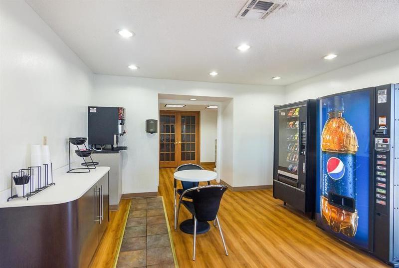 Studio Inn Extended Stay Oklahoma City Airport By Oyo Kültér fotó
